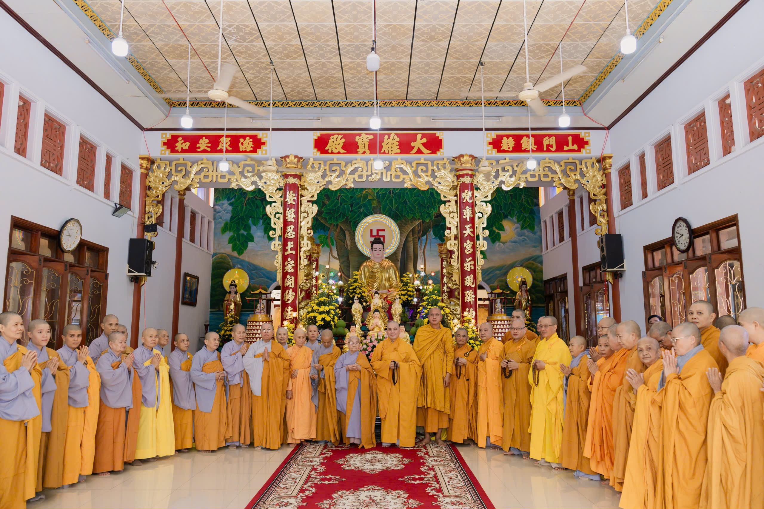 Đoàn 2 và 3 của Thường trực Ban Trị sự GHPGVN tỉnh Gia Lai thăm các đạo tràng An cư